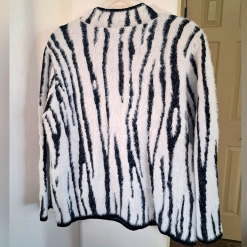 Ethyl Zebra Print Fuzzy Sweater Size XL NWT - image 3